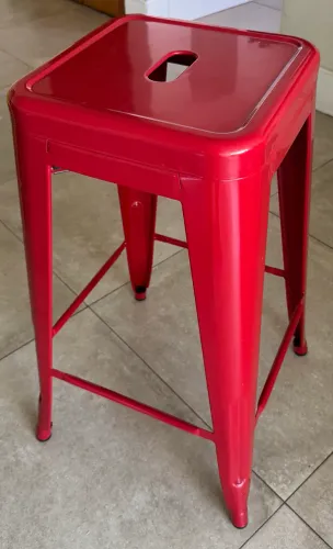 Banqueta Industrial Tolix Vermelha (Unidade)