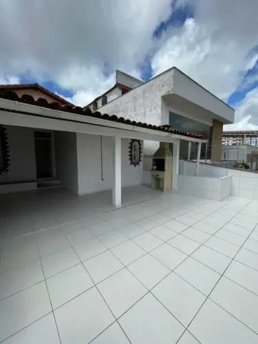 Alugo excelente casa no renascença- rua do executivo lake