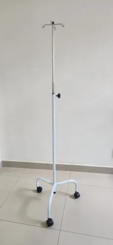 Suporte para Soro Fisiológico com rodas
