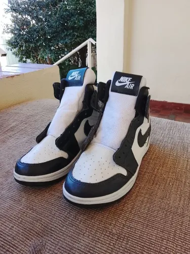 Air Jordan preto e branco sem cadarço, tamanho 39-40