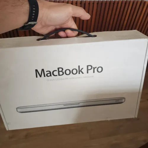 MacBook Pro 2011 Sequoia 2.4GHz i5 13pol 8GB RAM excelente estado