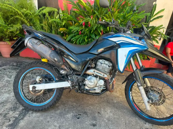 Vende-se está linda moto nova