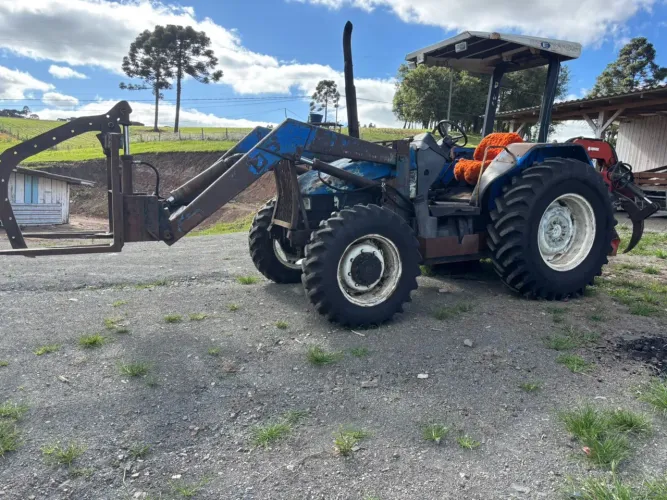 Trator new holland