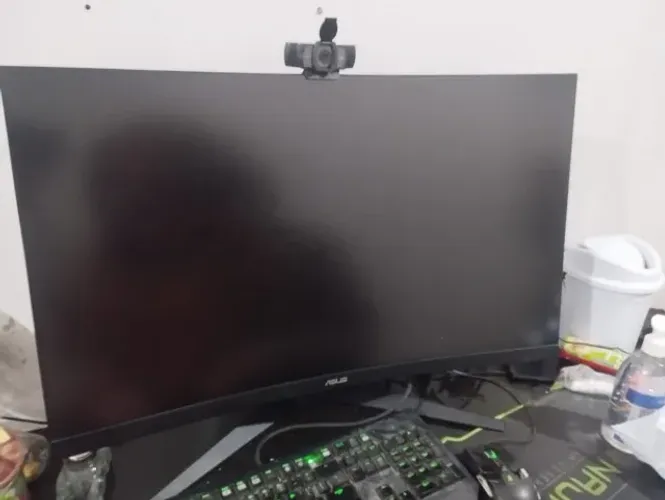 Monitor 32? Curvo ASUS TUF Gaming (Com Defeito)