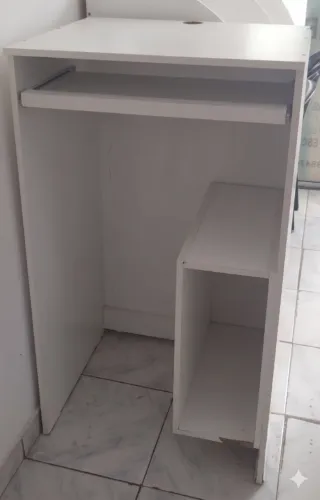 Balcão para computador pessoal em MDP branco (usado)