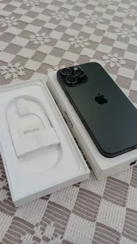 iPhone semi-novo/Excelente.