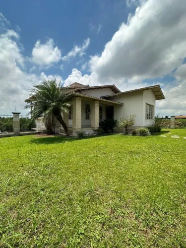 Casa 3 dorm Piscina AMPLO terreno bainheiros bairro bom Criciúma