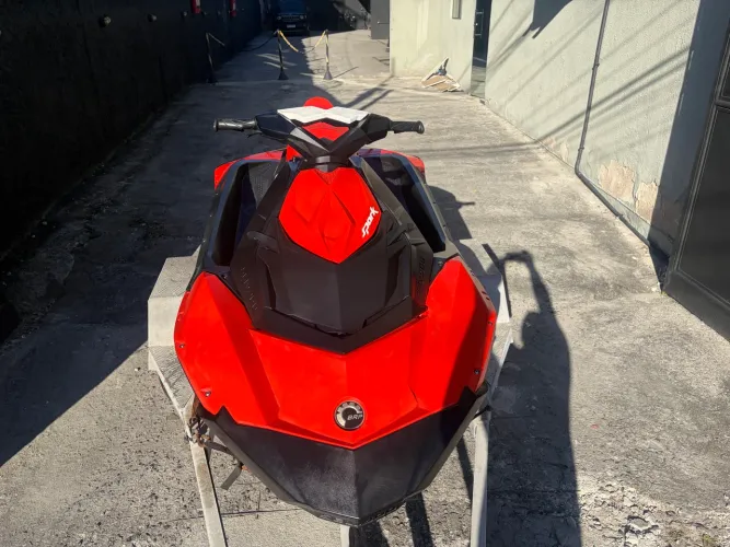 Vendo Jet ski spark 2017 com apenas 75 horas sou o único dono desde  zero!!