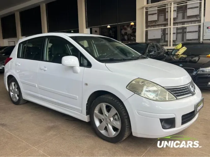 Nissan Tiida SL 1.8/1.8 Flex 16V Mec. 2013