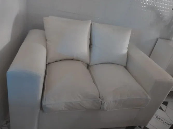 Vendo sofa em couro branco