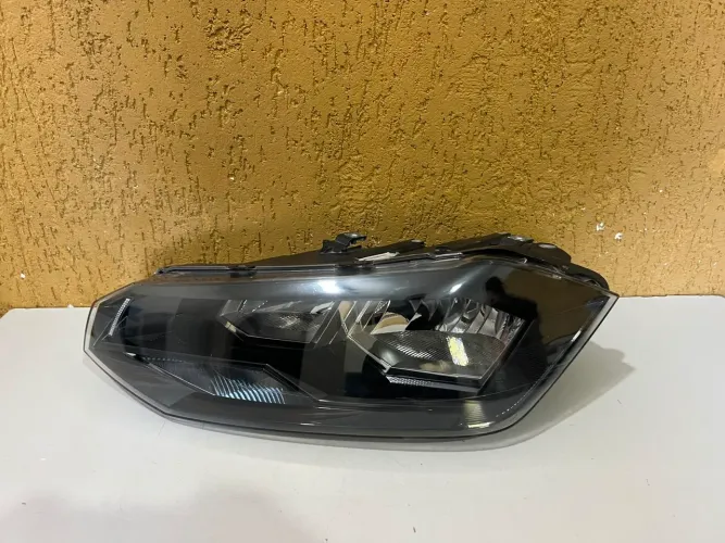 Farol esquerdo Polo / Virtus ano 2017/2018/2019/2020/2021