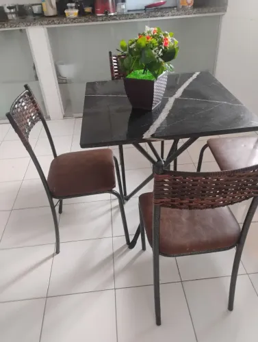 Mesa de jantar nova