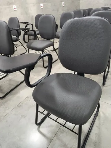 Cadeira Universitária com Prancheta Confort