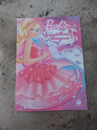 Livro Barbie e as sapatilhas mágicas 