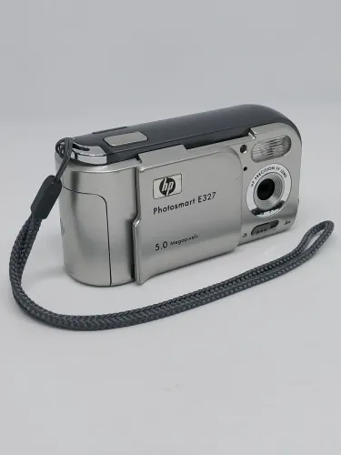 Câmera digital HP photosmart E327 funcionando com cartão de memoria