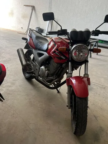 Cbx Twister 250 vermelha Revisada pego celular como parte do valor 