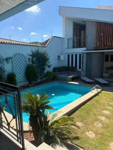 Casa com 3 suítes mais uma suíte master à venda, 525 m² por R$ 2.500.000 - Vila Paraíba -