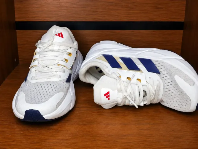 Tênis, sandália e Mule Adidas