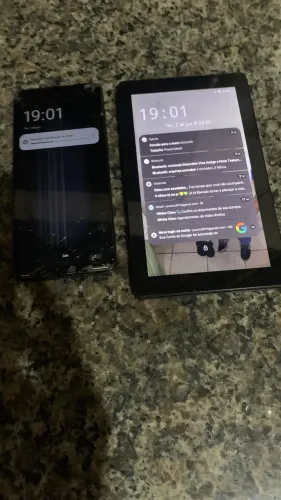 Vende-se celular e tablet