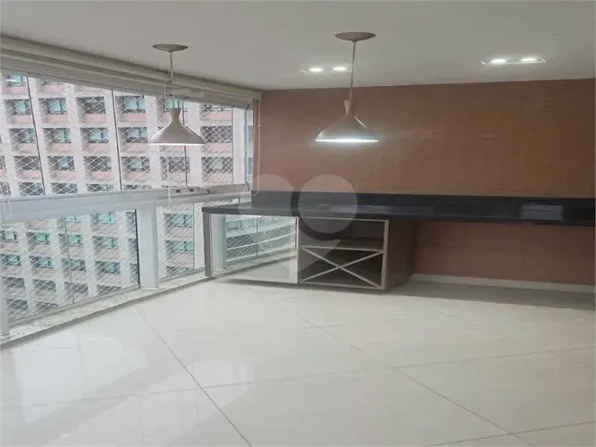 Imóvel para aluguel possui 93 metros quadrados com 3 quartos em Vila Olímpia - São Paulo -