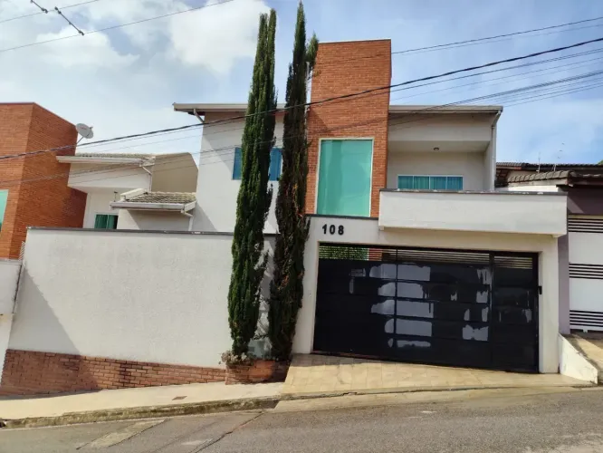 Casa para venda possui 137 metros quadrados com 3 quartos em Ponte Nova - Extrema - Minas 