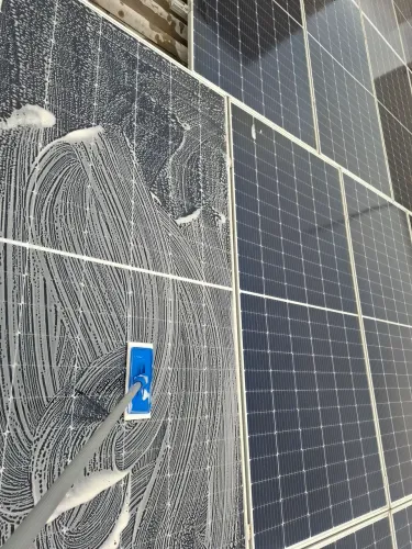 Limpeza de painéis solares e usinas, Limpeza de pisos incrustados, limpeza elevadores etc