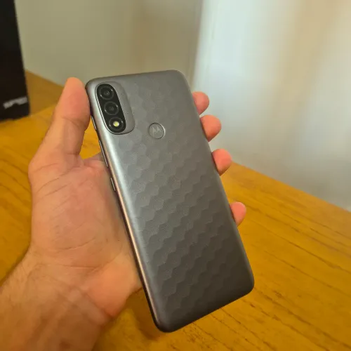 Celular Moto E20 em Boas Condições 