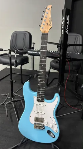 Guitarra Stratocaster Ewerson custom shop