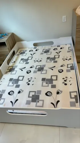 Cama montessoriana casal