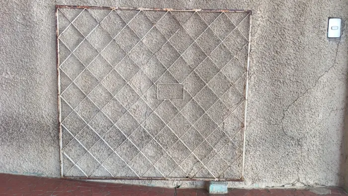 2 Grade de ferro fundo para janela