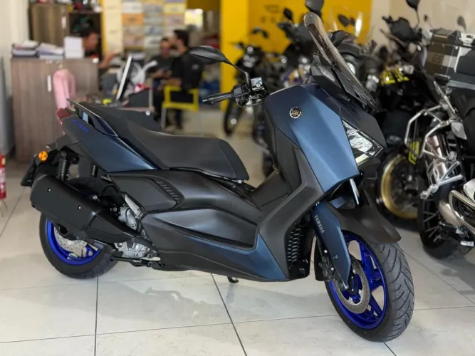 YAMAHA XMAX 250 CONNECTED
