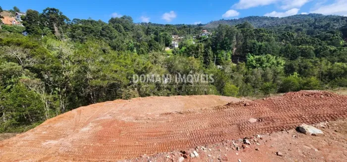 Lote com Projeto Aprovado, Acesso e Platô dentro de Associação na Região do Vale Encantado