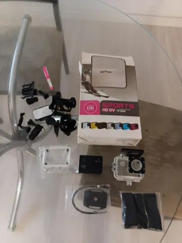 Câmera de ação tipo Gopro + acessórios nova