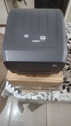 Impressora de Etiquetas e cód de barras Zebra modelo ZD 220