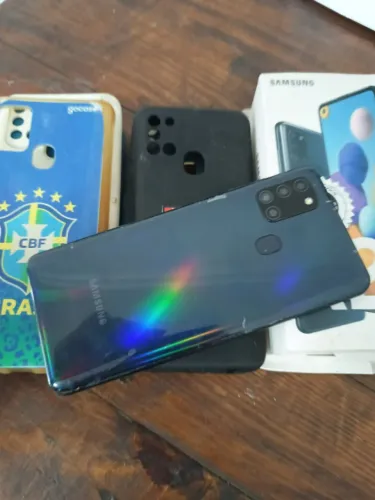 Celular Samsung A21s com defeito