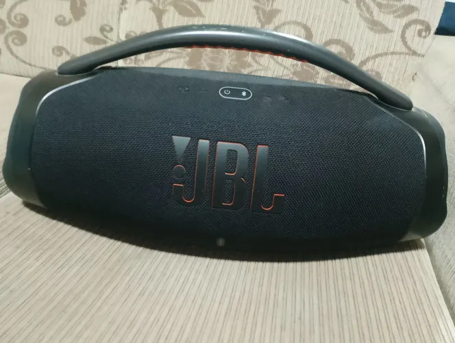 Vendo uma JBL está boa