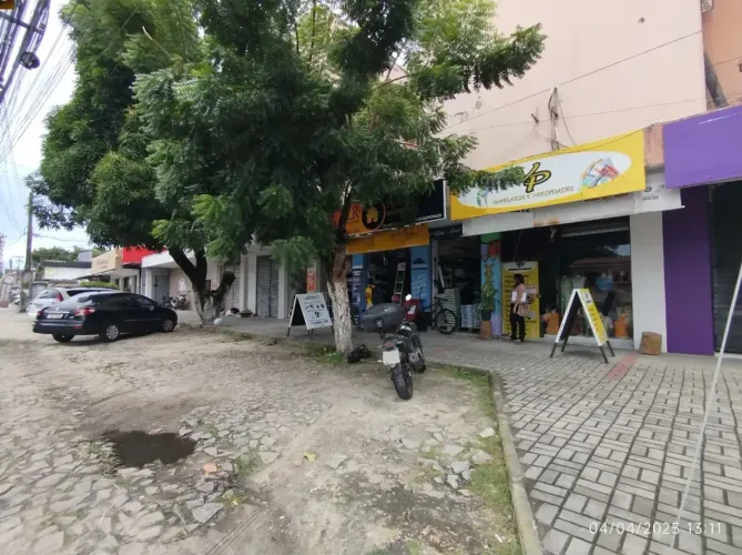 ALUGA-SE 02 LOJAS CONJUGADAS NA AV. JOÃO PESSOA