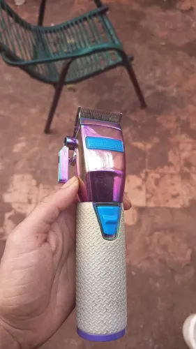 Máquina de cortar cabelo babyliss