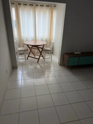 Alugo apt semi mobiliado no aracagi