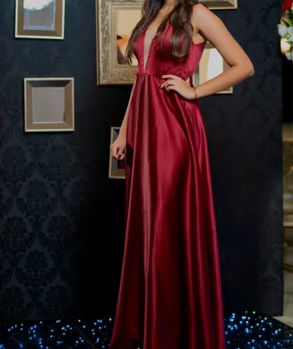 Vestido longo Celebra da cor Marsala