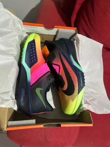 Tênis Nike Air Zoom Rival 4 Glam