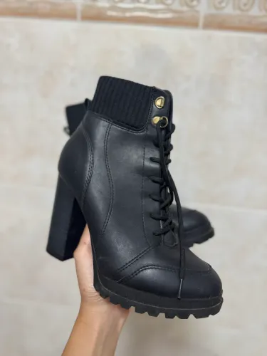 BOTA SALTO VIZZANO