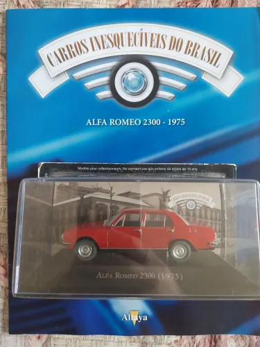 Miniatura do Alfa Romeo 2300 (1975) escala 1/43 novo lacrado no blister R$ 100 reais