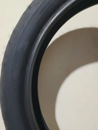 Pneu dianteiro para CB300