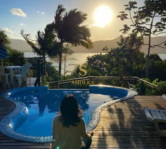 Pousada Exclusiva Frente à Lagoa - Praia Mole | Luxo, Privacidade e Conforto Absoluto