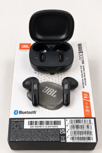 Fones JBL sem fio com estojo Preto