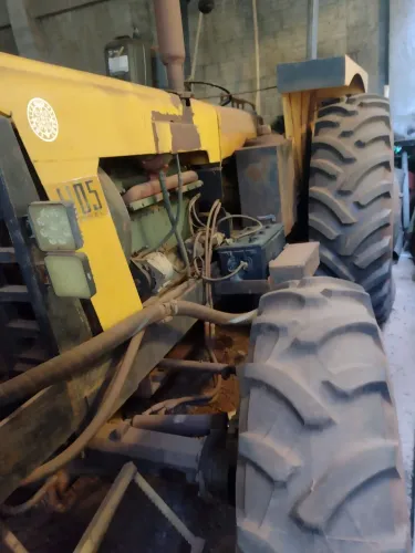 TRATOR CBT 1105