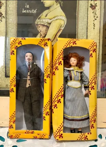 BONECAS EM MINIATURA DE COLEÇÃO DEL PRADO ANTIGUIDADE.