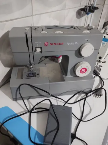 Máquina de costura Singer Doméstica