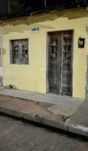 VENDE-SE CASA
